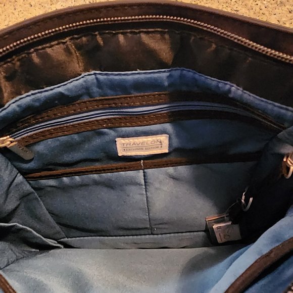 Travelon Anti-Theft Quilted North South Crossbody - (Black) - Picture 7 of 8